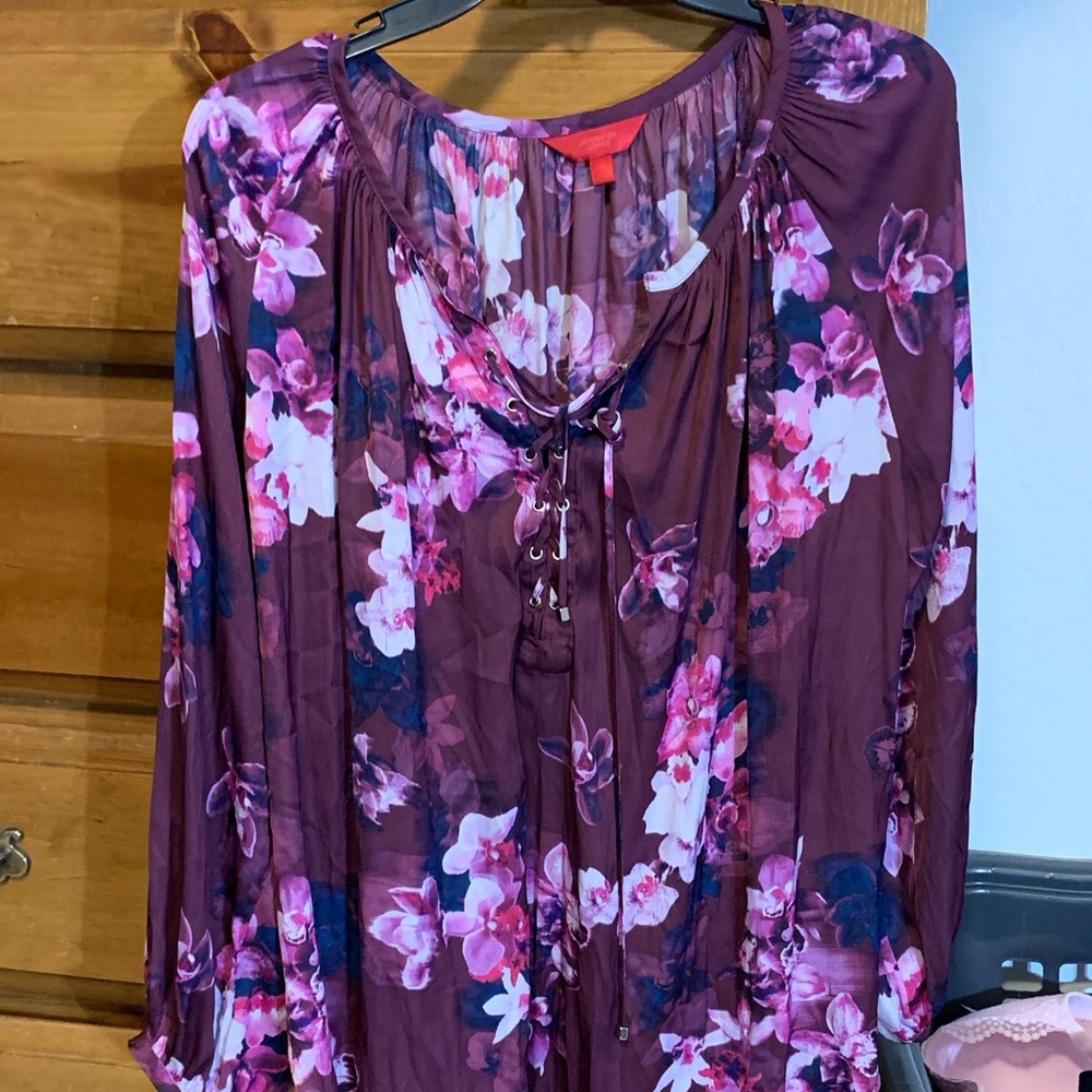 1X tunic top with lace up v-neck